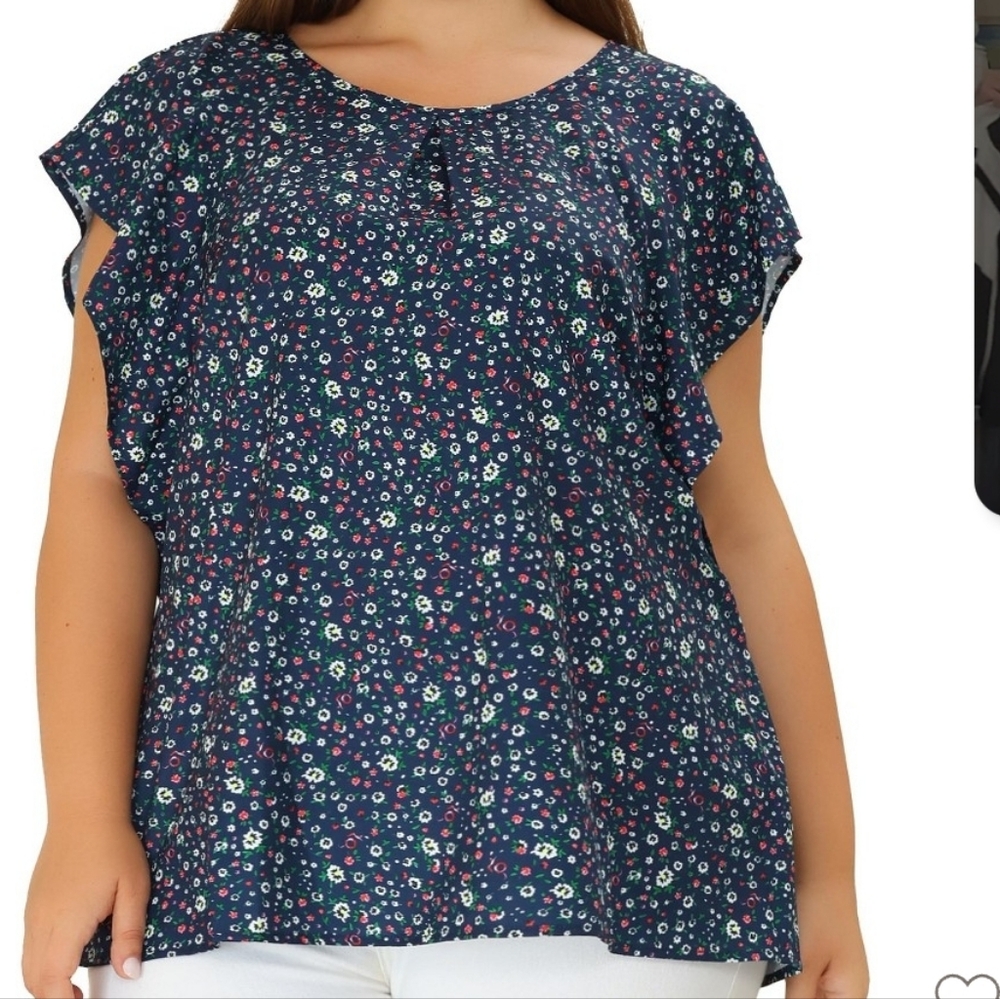 Agnes Orinda Navy and White Flutter Sleeve Blouse. NWT